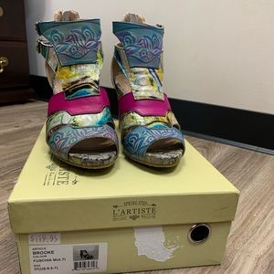 Colorful and Sexy heels with buckle detail